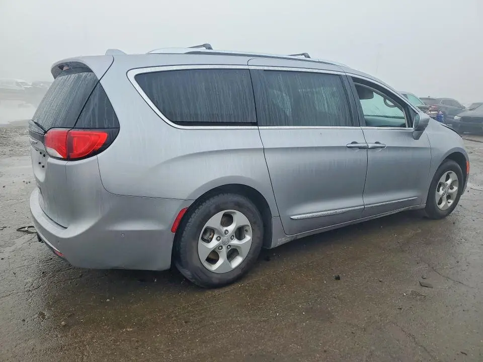 2017 CHRYSLER PACIFICA TOURING L PLUS  