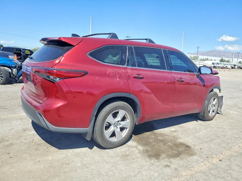 2022 TOYOTA HIGHLANDER LE  