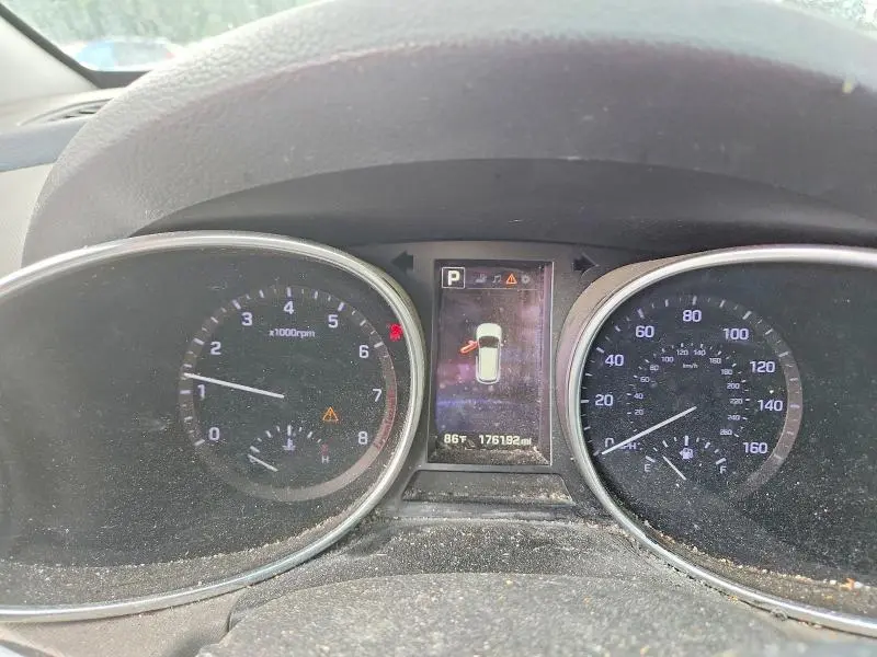 2017 HYUNDAI SANTA FE SE  