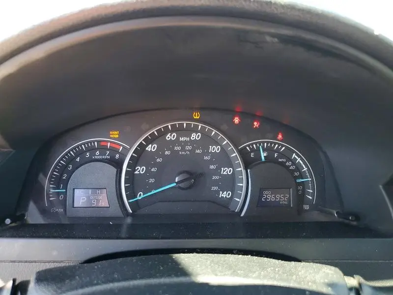 2012 TOYOTA CAMRY LE  