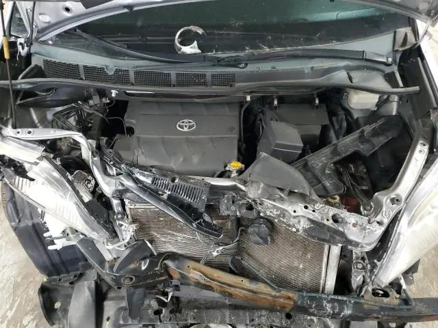 2014 TOYOTA SIENNA LE  
