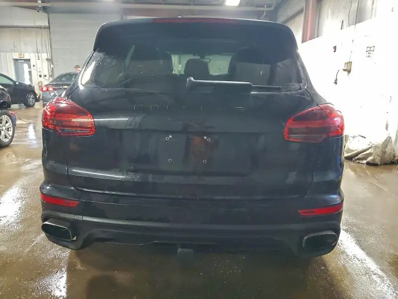 2018 PORSCHE CAYENNE   