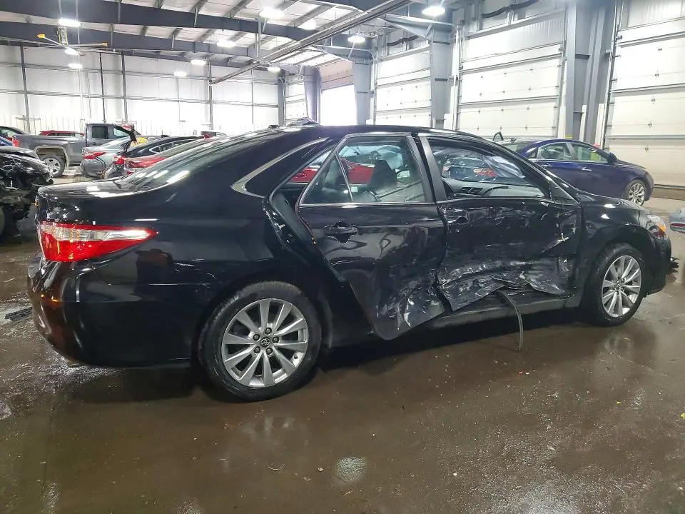 2017 TOYOTA CAMRY XLE  