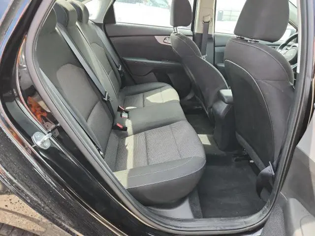 2023 KIA FORTE LX