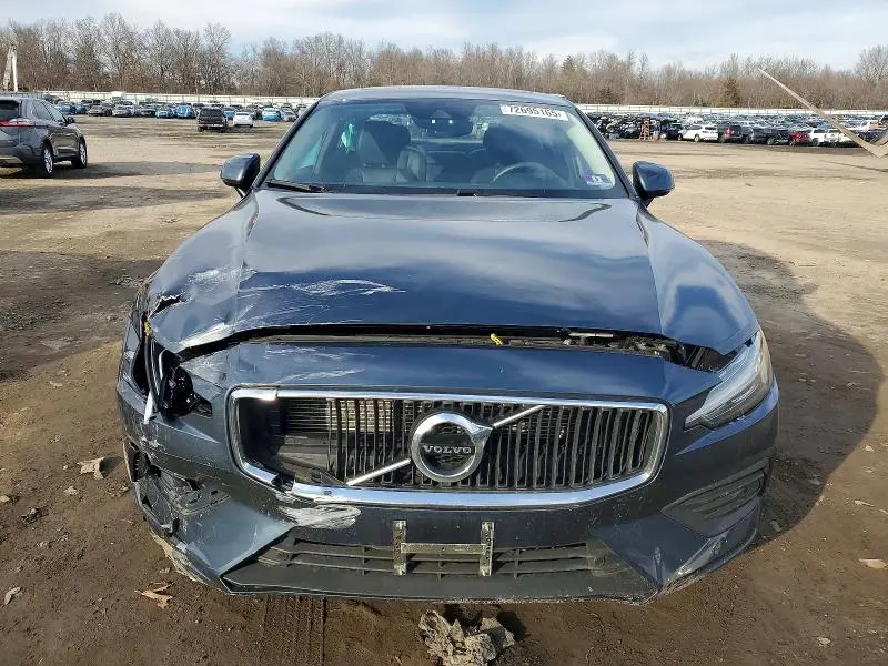 2019 VOLVO S60 T6 MOMENTUM  