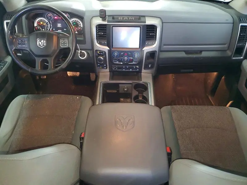 2014 RAM 1500 SLT  