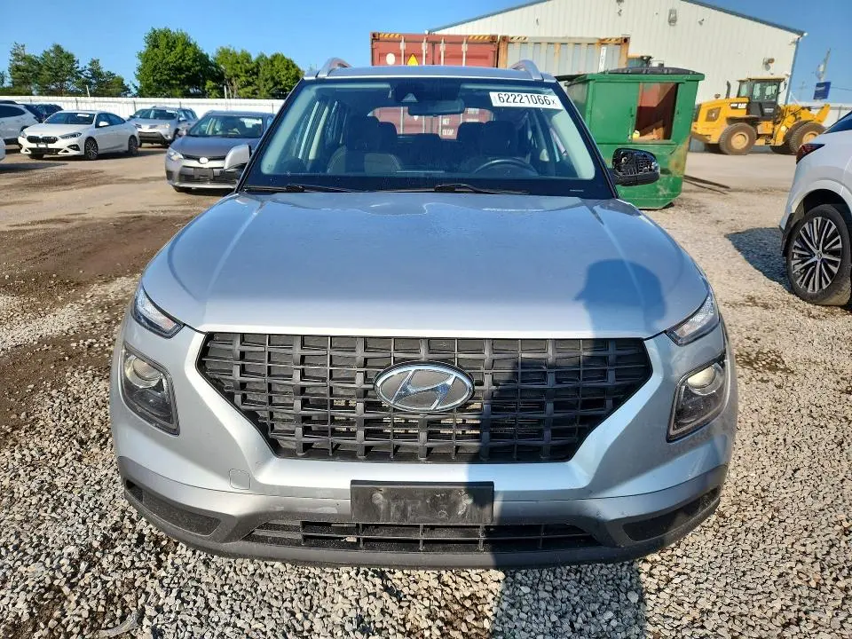 2022 HYUNDAI VENUE   