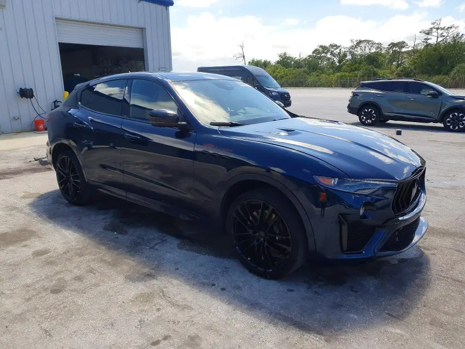 2024 MASERATI LEVANTE MODENA S  