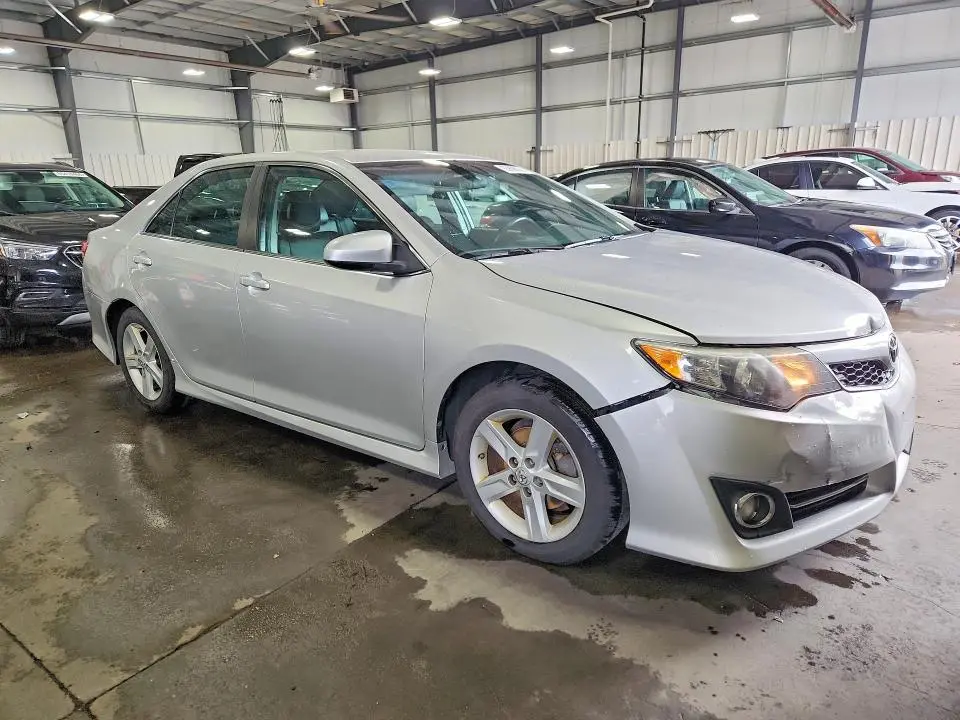 2013 TOYOTA CAMRY SE  