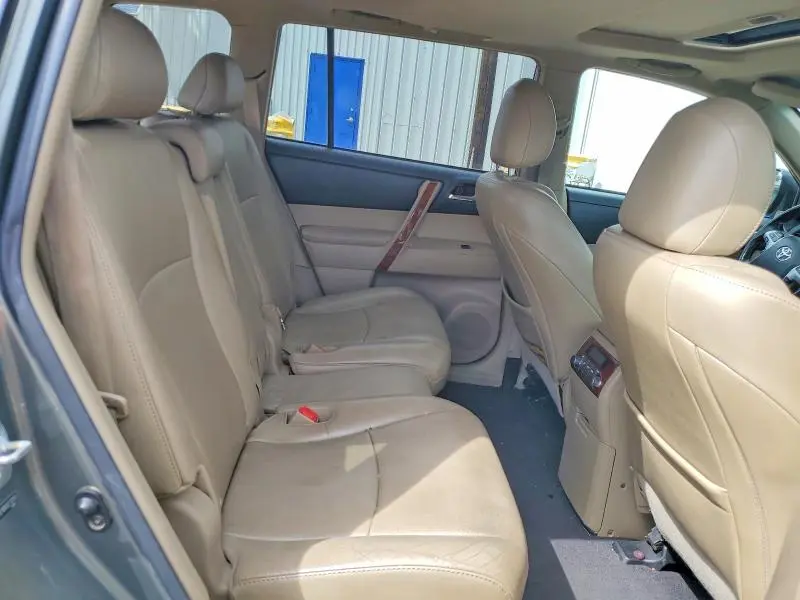 2011 TOYOTA HIGHLANDER LIMITED  