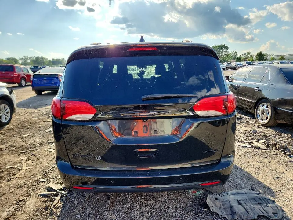 2018 CHRYSLER PACIFICA LIMITED  