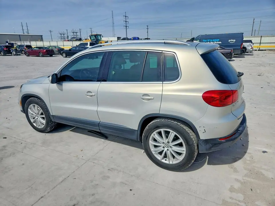 2013 VOLKSWAGEN TIGUAN S  