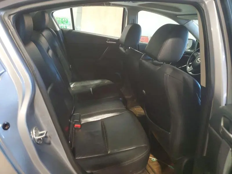 2011 MAZDA 3 I  