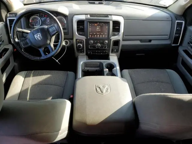 2016 RAM 1500 SLT