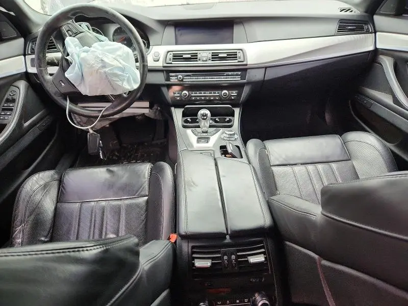 2013 BMW M5   