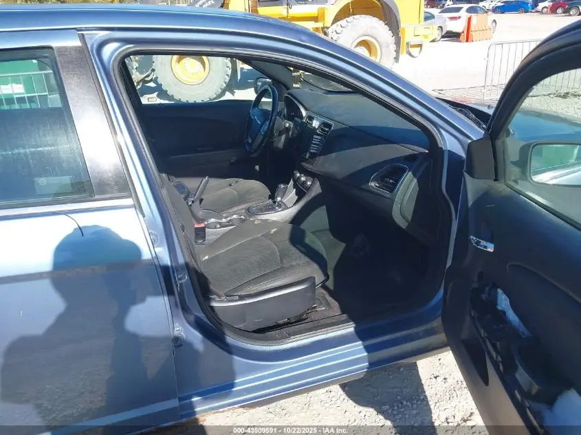 2011 CHRYSLER 200 TOURING