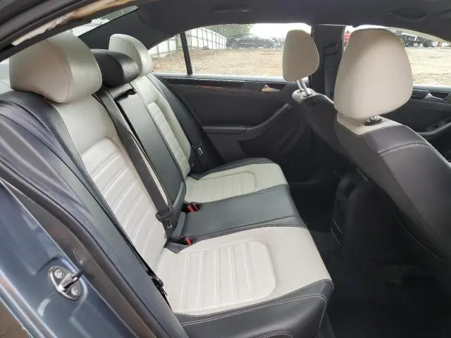 2015 VOLKSWAGEN JETTA SE  