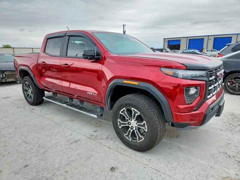 2024 GMC CANYON AT4  