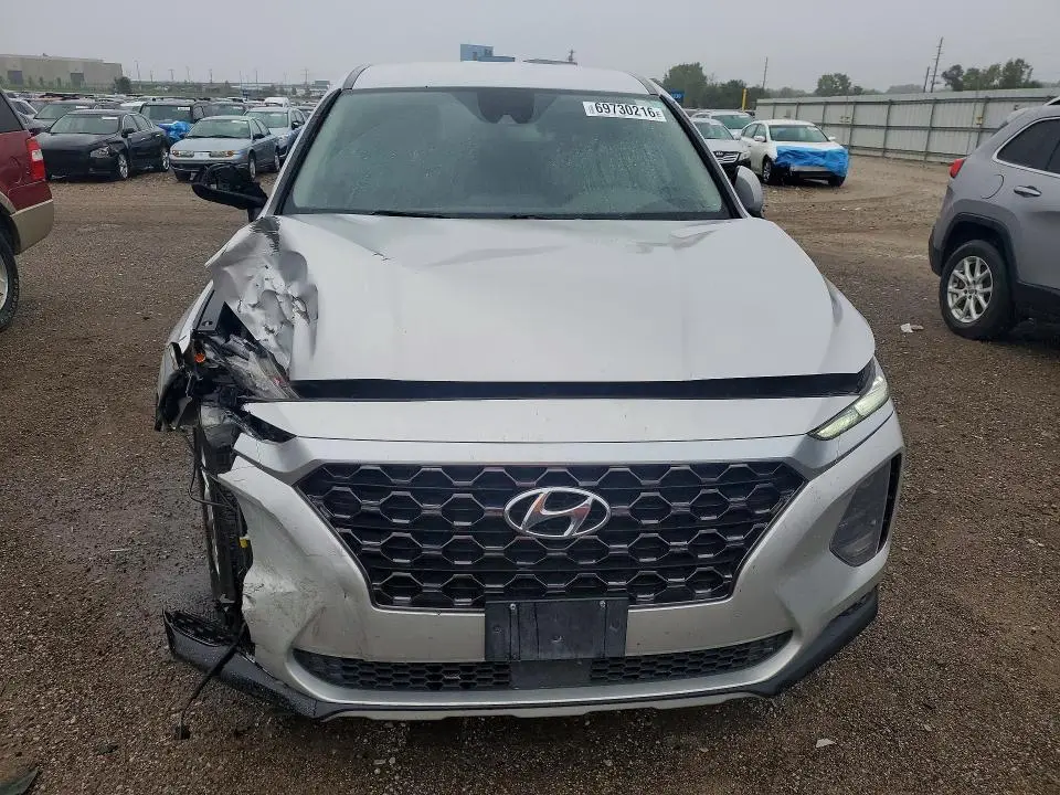 2019 HYUNDAI SANTA FE SE  