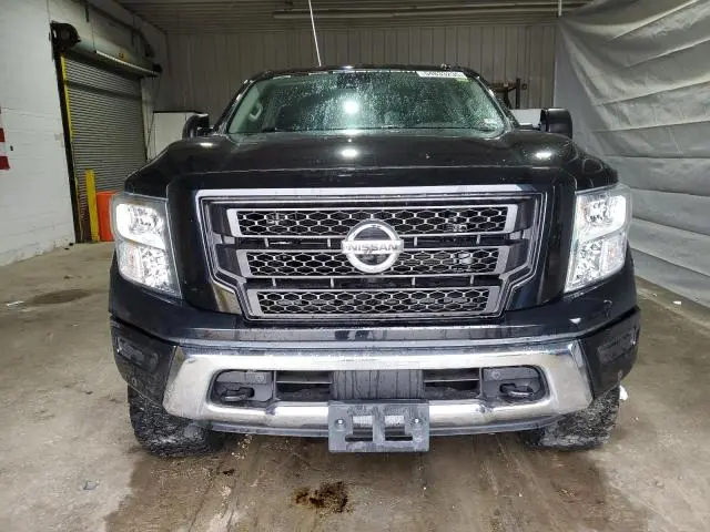 2021 NISSAN TITAN SV
