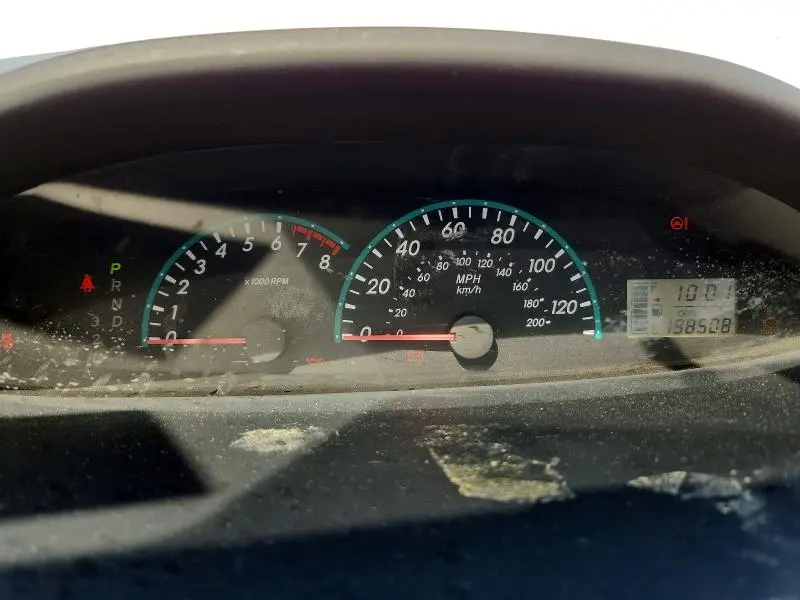 2010 TOYOTA YARIS BASE  