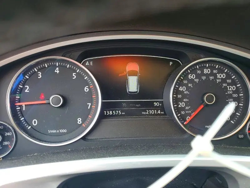 2014 VOLKSWAGEN TOUAREG V6  