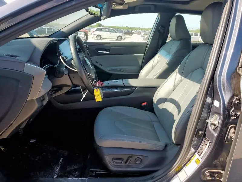 2020 TOYOTA AVALON XLE  