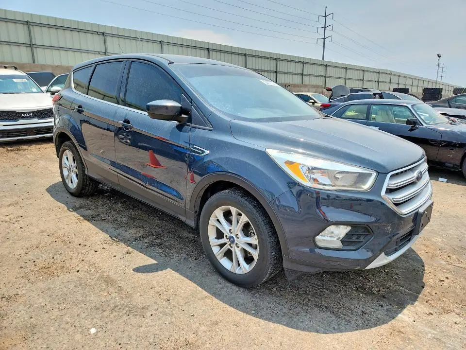2019 FORD ESCAPE SE  