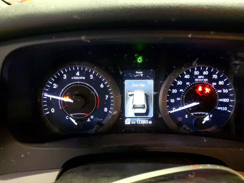 2019 TOYOTA SIENNA LE 8-PASSENGER  