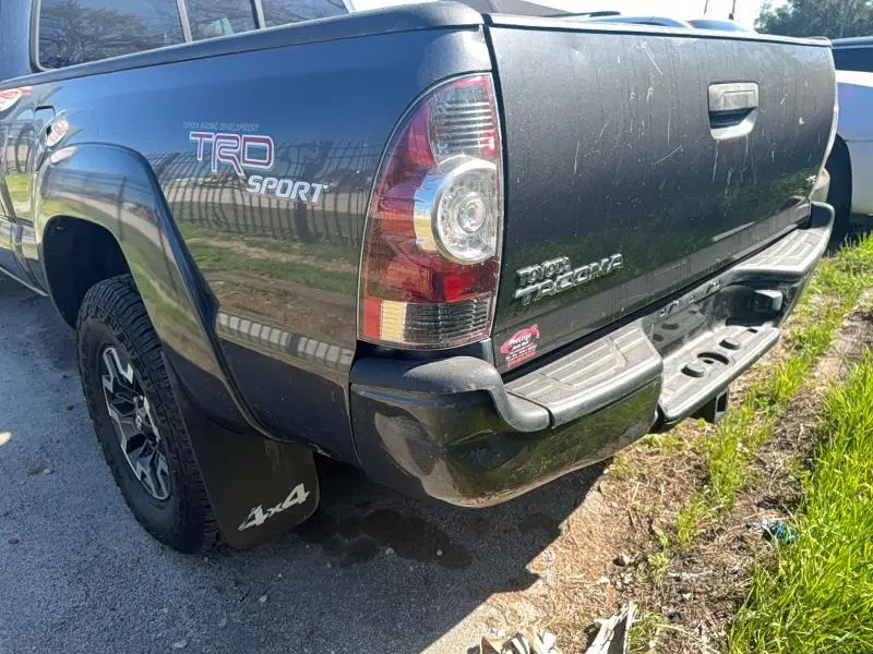 2011 TOYOTA TACOMA V6  