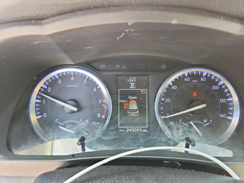 2014 TOYOTA HIGHLANDER XLE  