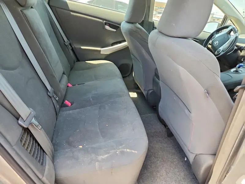 2010 TOYOTA PRIUS III  