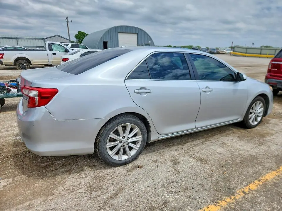 2013 TOYOTA CAMRY XLE  