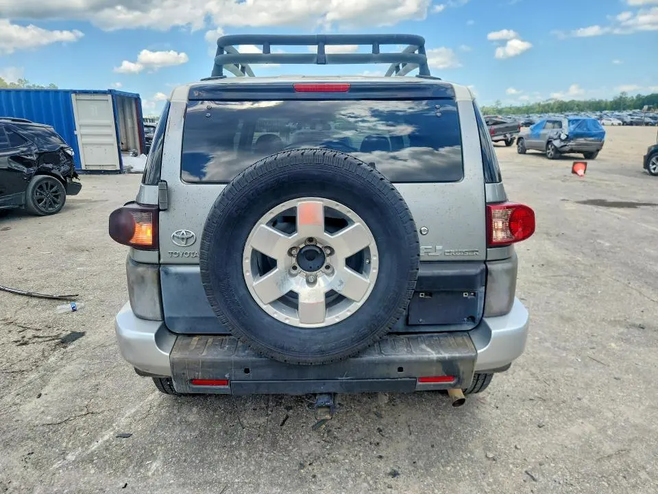 2010 TOYOTA FJ CRUISER BASE  