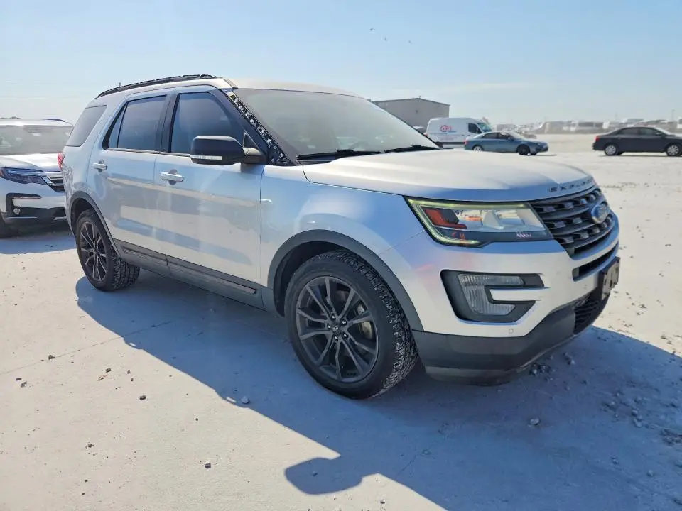 2017 FORD EXPLORER XLT  