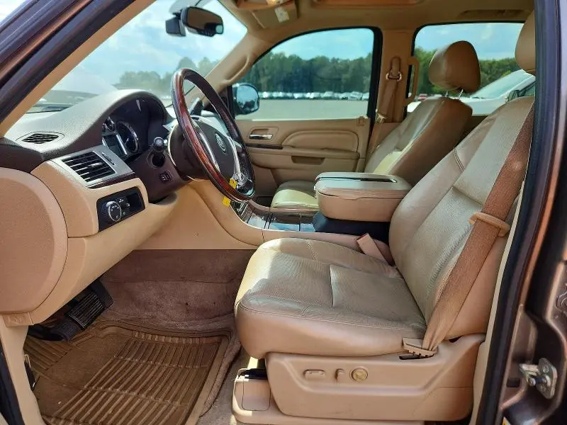 2011 CADILLAC ESCALADE ESV LUXURY  