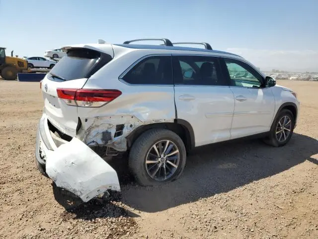 2019 TOYOTA HIGHLANDER SE  