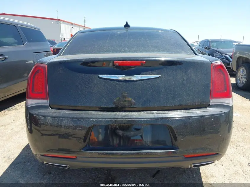 2019 CHRYSLER 300  