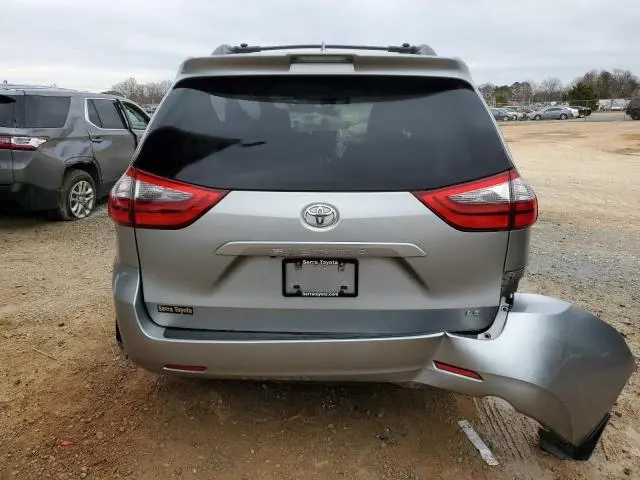 2020 TOYOTA SIENNA LE  