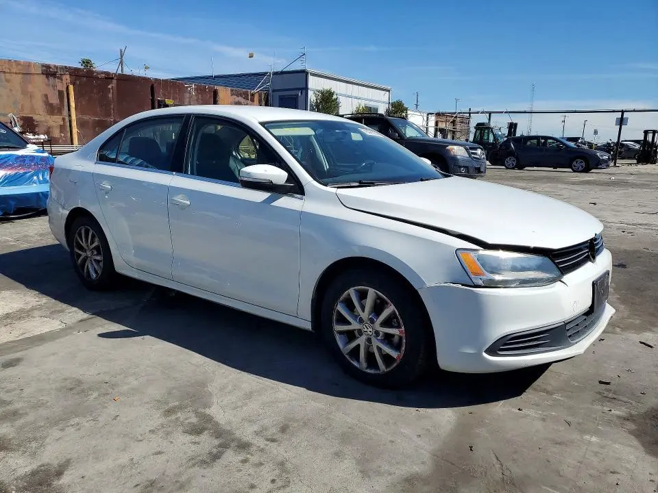 2014 VOLKSWAGEN JETTA SE  