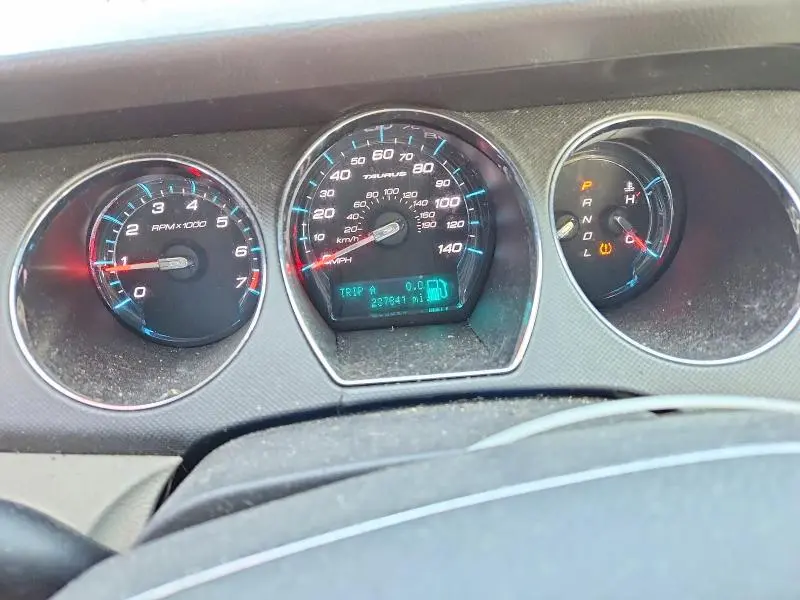 2011 FORD TAURUS SE  