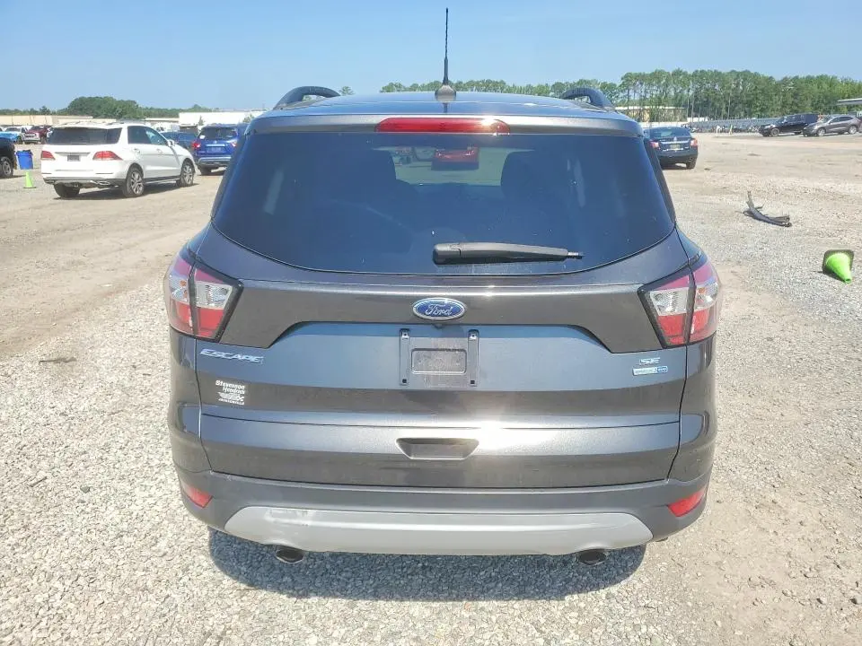 2018 FORD ESCAPE SE  
