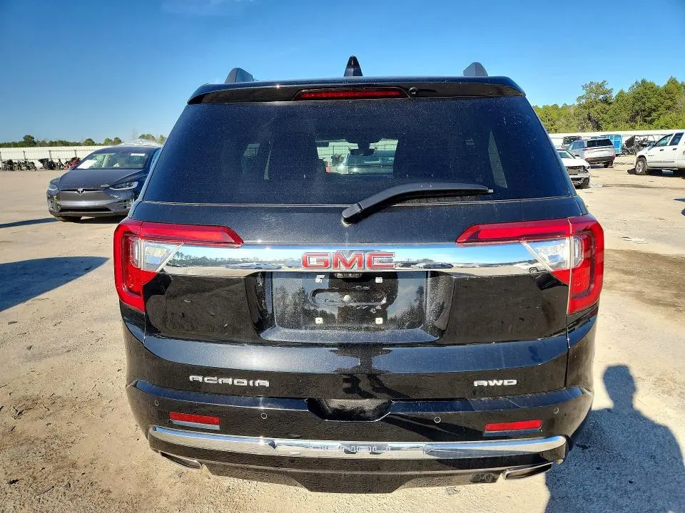 2022 GMC ACADIA DENALI  