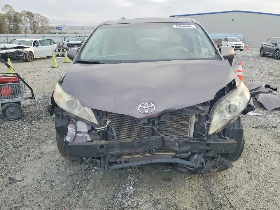 2012 TOYOTA SIENNA XLE 8-PASSENGER  