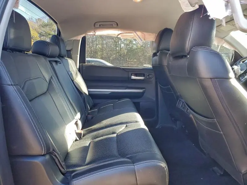 2016 TOYOTA TUNDRA CREWMAX SR5  