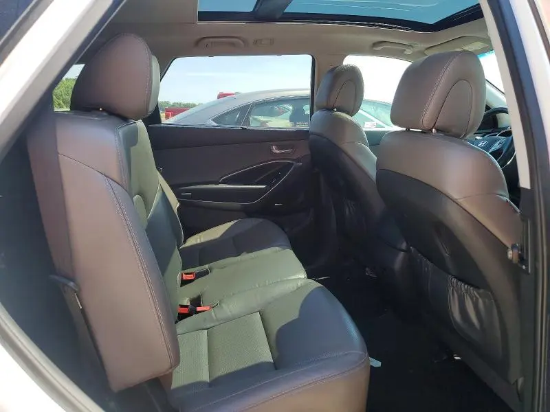 2016 HYUNDAI SANTA FE SE  