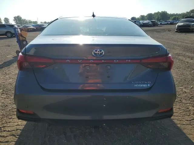 2019 TOYOTA AVALON XLE  