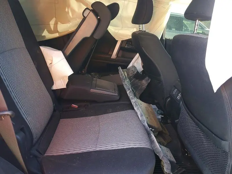 2023 TOYOTA 4RUNNER SE  