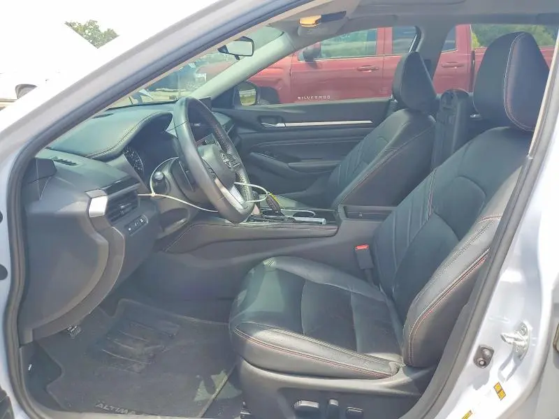 2023 NISSAN ALTIMA SR  