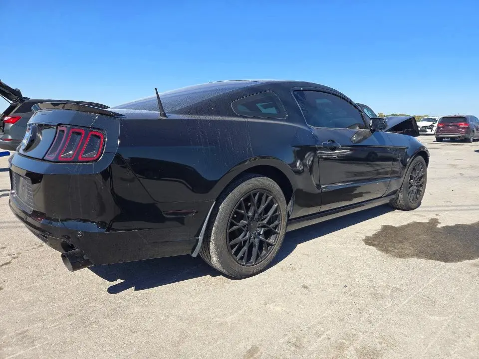 2013 FORD MUSTANG   